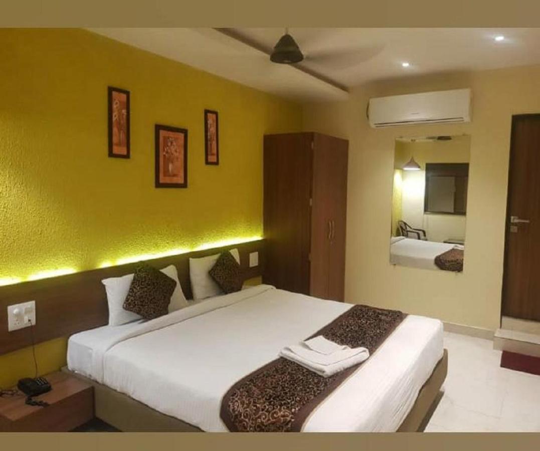 Ash Luxury Hotel With View Of Taj Mahal Agra  Exteriör bild